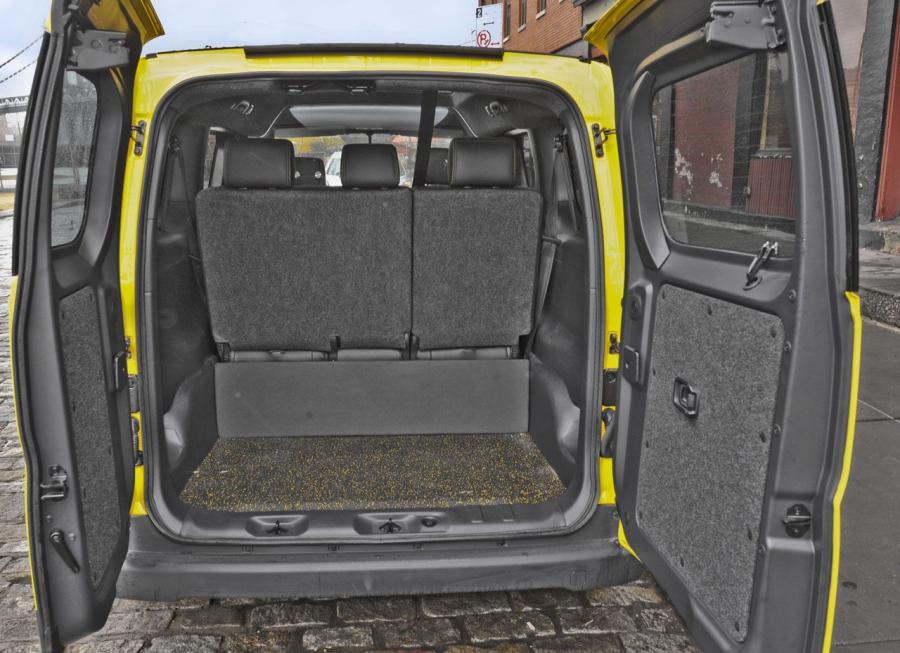  Nissan NV200 Taxi 2014 года  (фото 10 из 30)